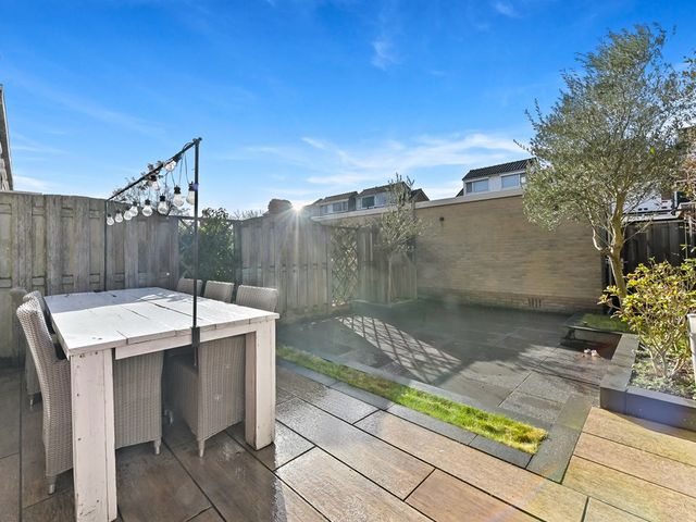 Drie Hoeven 27, Maasland