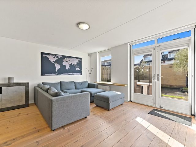 Drie Hoeven 27, Maasland