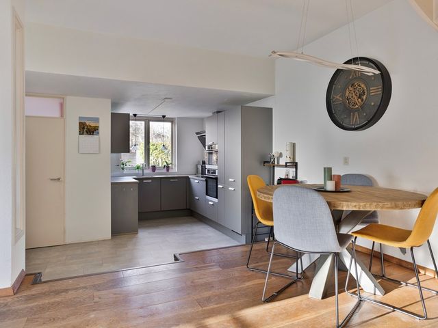 Rondedans 44, Capelle aan den IJssel