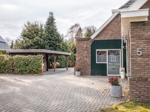 Schoonloërstraat 5, Grolloo