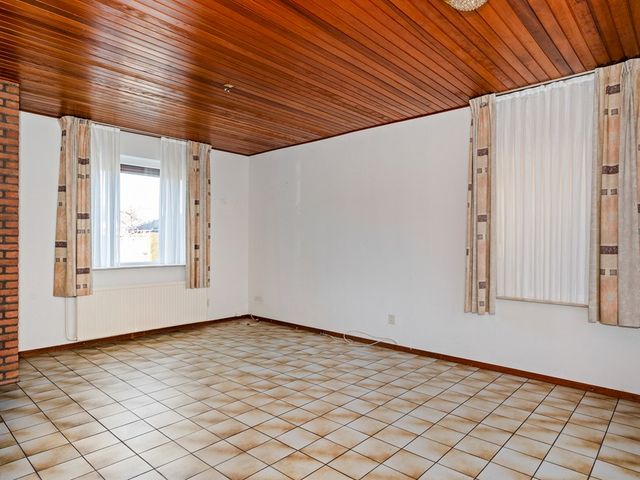 Prinses Irenelaan 25, Reuver