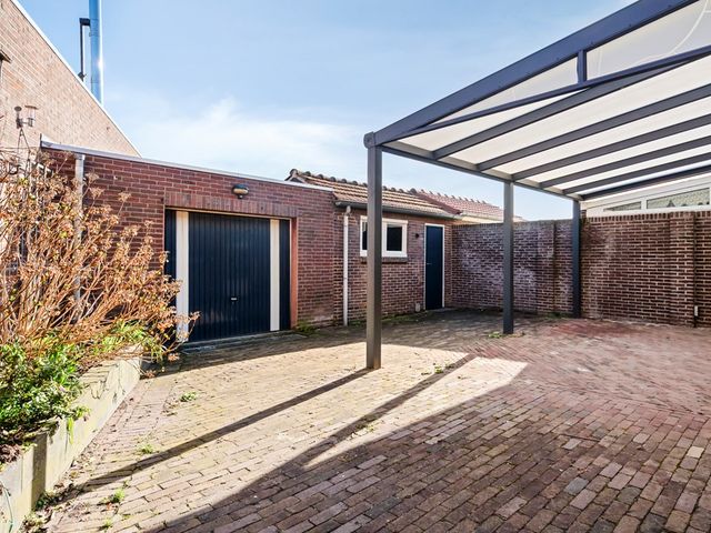 Prinses Irenelaan 25, Reuver