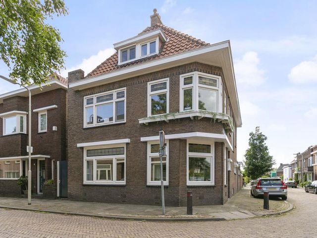 Burgemeester Schoonheijtstraat 44, Roosendaal