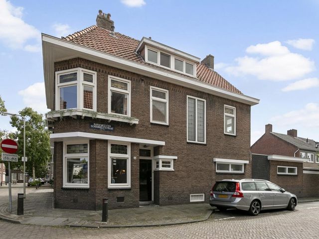 Burgemeester Schoonheijtstraat 44, Roosendaal