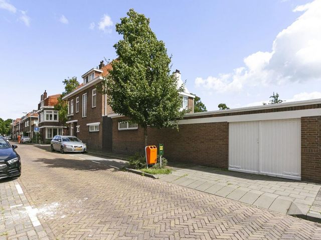 Burgemeester Schoonheijtstraat 44, Roosendaal