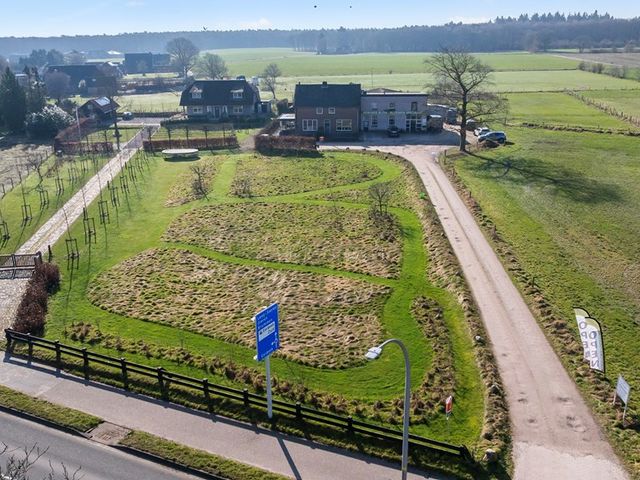 Eerbeekseweg 132, Loenen