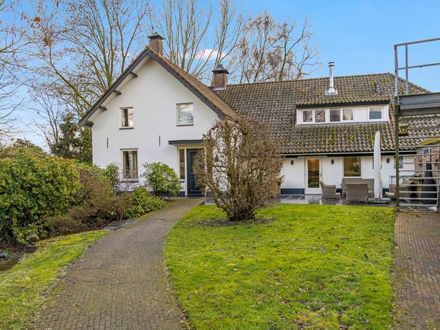 Runselstraat 10, Berghem