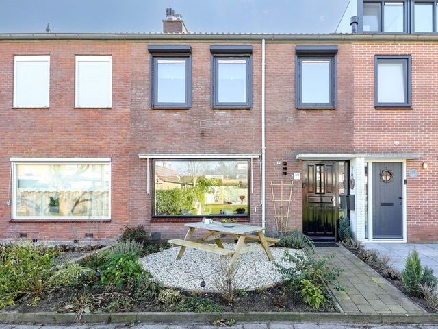 Almarestraat 16, Bunschoten-Spakenburg