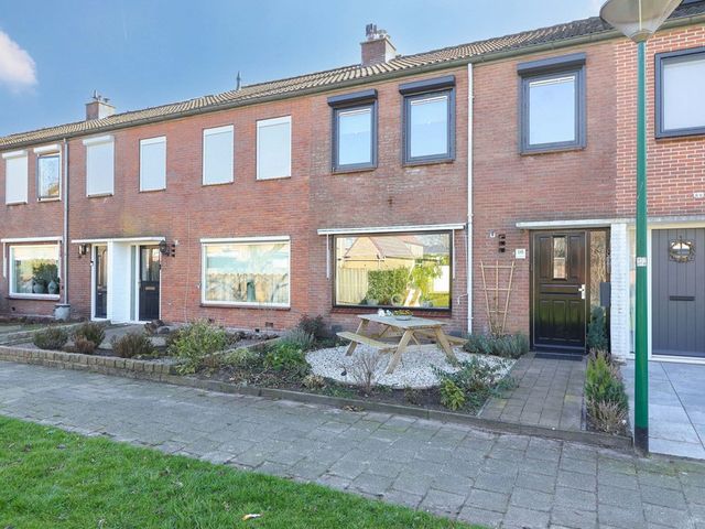 Almarestraat 16, Bunschoten-Spakenburg