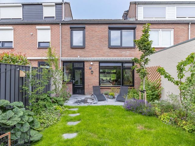 Almarestraat 16, Bunschoten-Spakenburg