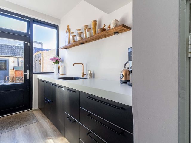 Almarestraat 16, Bunschoten-Spakenburg