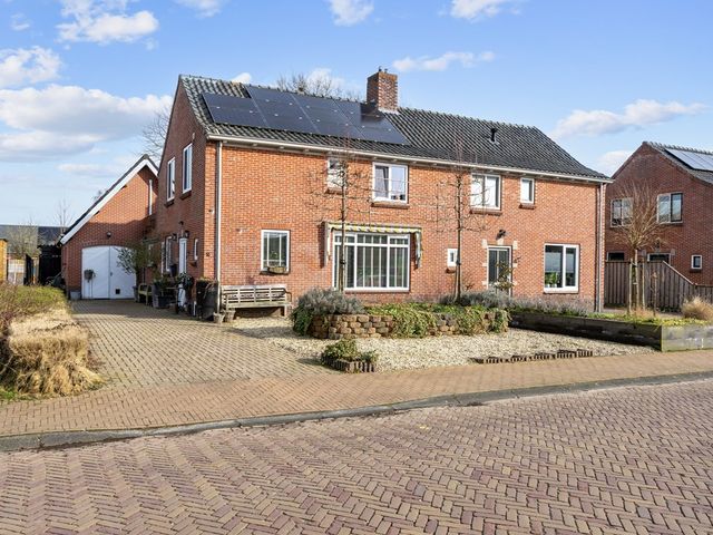 Raadhuisstraat 2, Marum