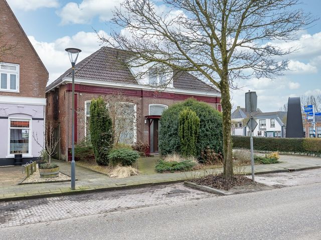 Oosteinde 10, St.-Jacobiparochie