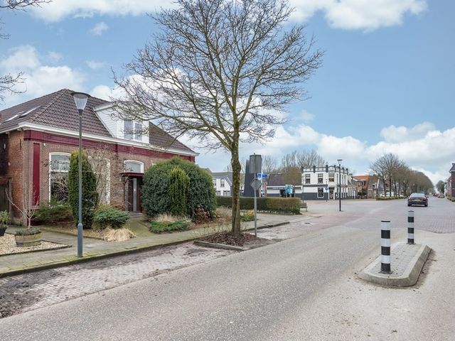 Oosteinde 10, St.-Jacobiparochie