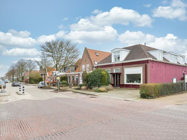 Oosteinde 10, St.-Jacobiparochie