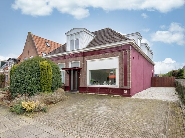 Oosteinde 10, St.-Jacobiparochie