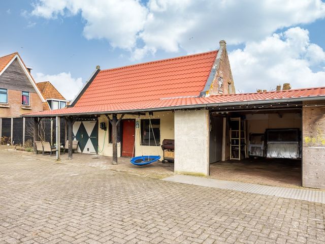 Oosteinde 10, St.-Jacobiparochie