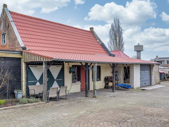 Oosteinde 10, St.-Jacobiparochie