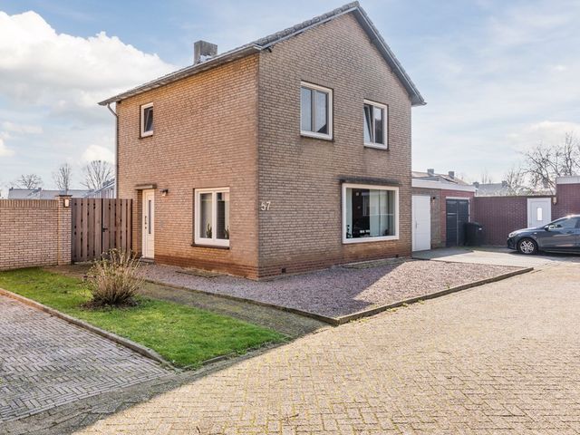 Maasstraat 57, Maasbracht