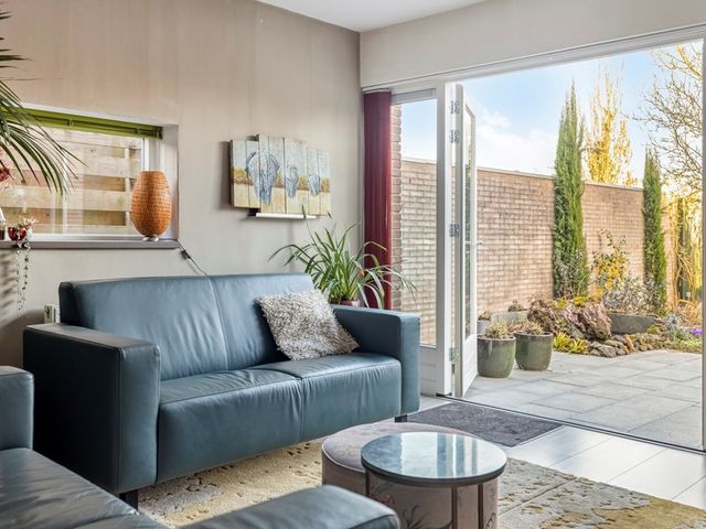 Goudenregenplantsoen 16, Rhenen