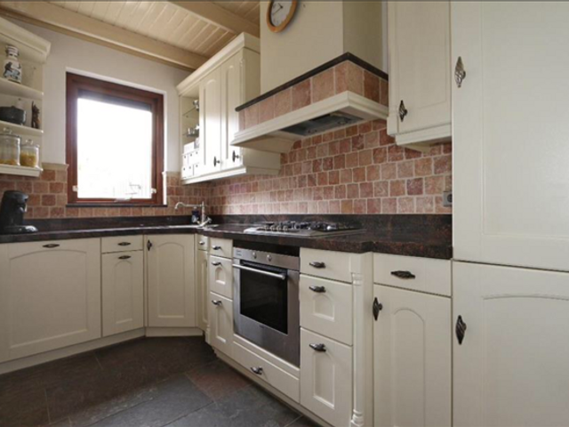 Van Beverenstraat 8, Schiedam