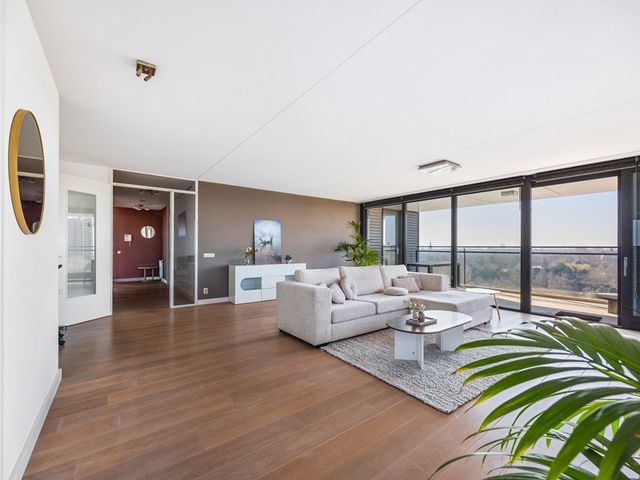 Burg Nederbragtpark 57, Voorburg