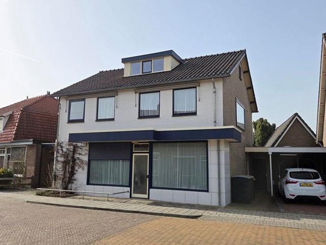 St Annabrinkstraat 6, Delden