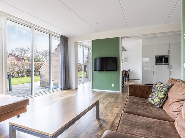 Heuvelweg 15 17, Vlagtwedde