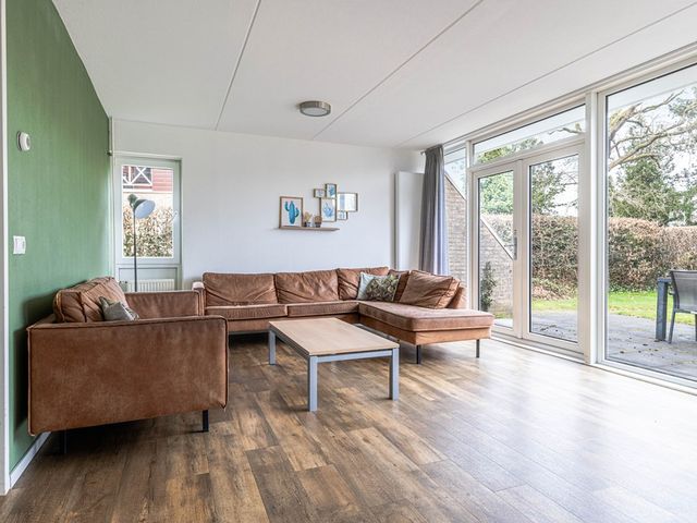 Heuvelweg 15 17, Vlagtwedde