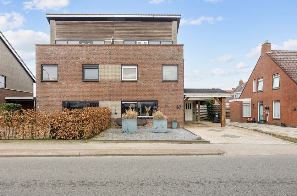 Boveneind 67