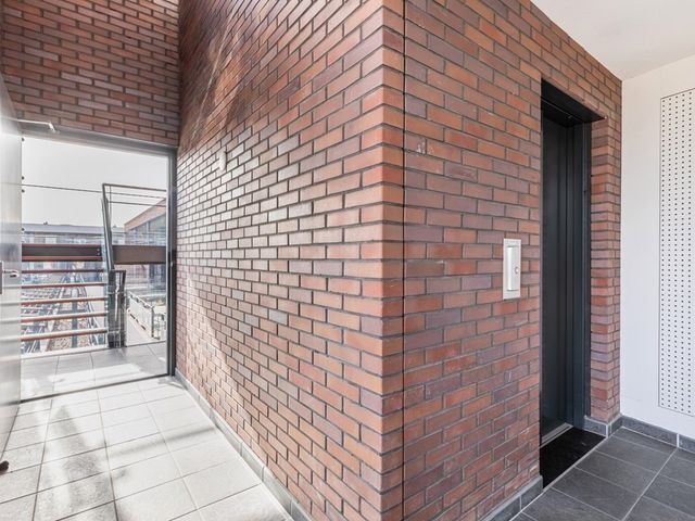 Apollopad 102, Assen