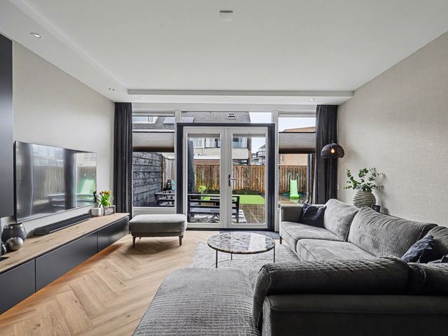 Damaststraat 23, 's-Gravendeel