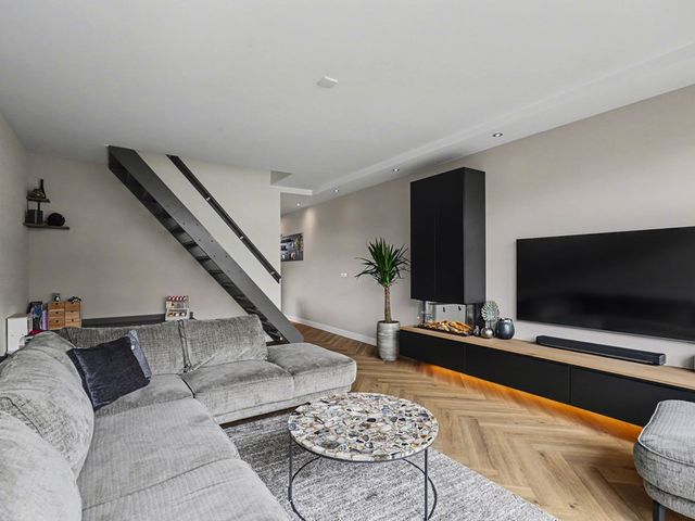 Damaststraat 23, 's-Gravendeel