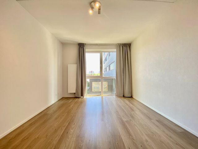 Laakweg 21V, 's-Gravenhage