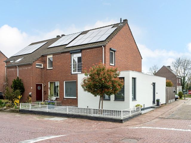 Dalstraat 1, Limbricht