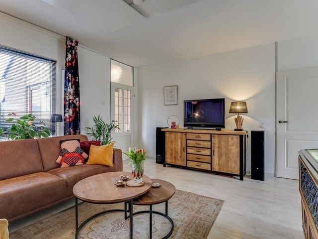 Bergkristal 35, Heerhugowaard