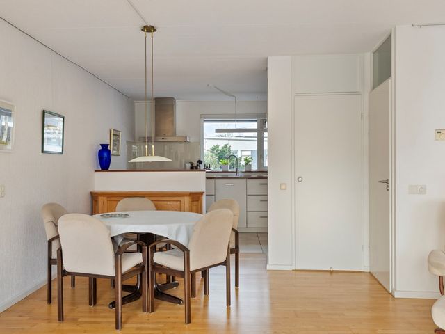 Lange Sloot 13, Velserbroek