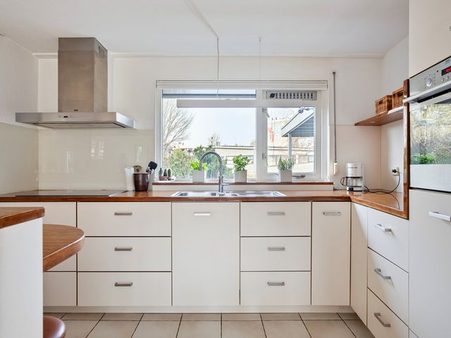 Lange Sloot 13, Velserbroek