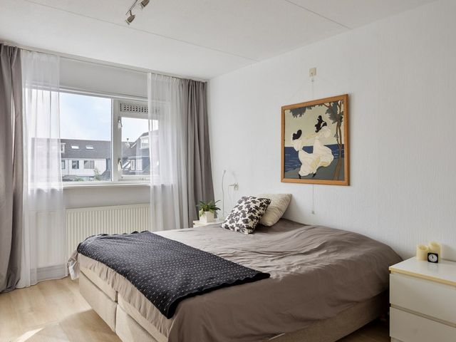 Lange Sloot 13, Velserbroek