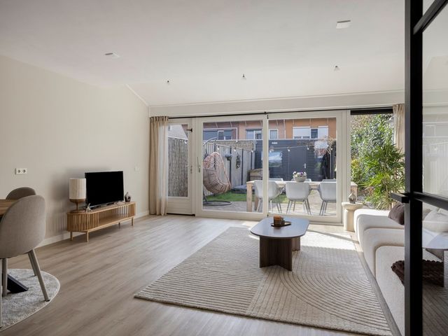 Bras 1, Bunschoten-Spakenburg