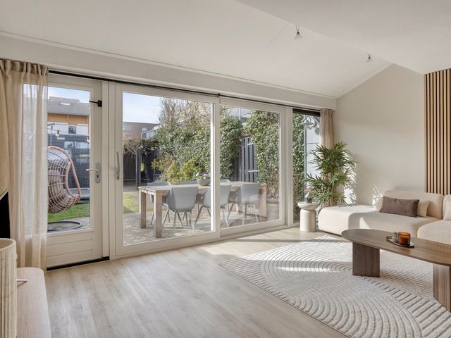 Bras 1, Bunschoten-Spakenburg