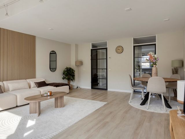 Bras 1, Bunschoten-Spakenburg