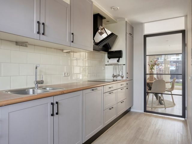 Bras 1, Bunschoten-Spakenburg