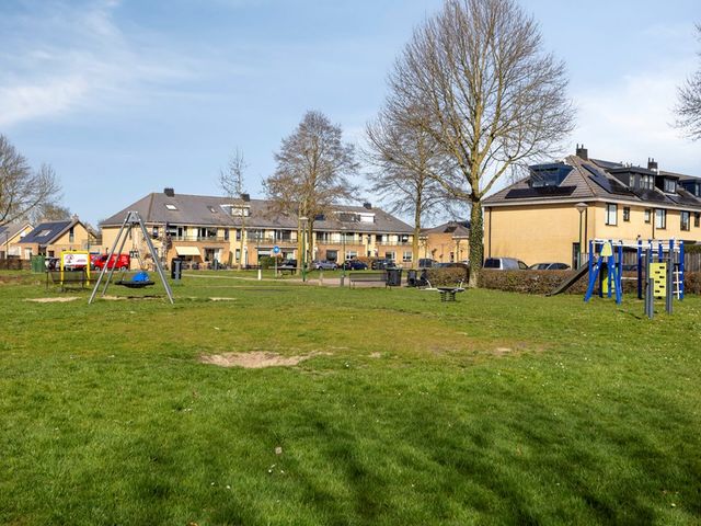 Bras 1, Bunschoten-Spakenburg