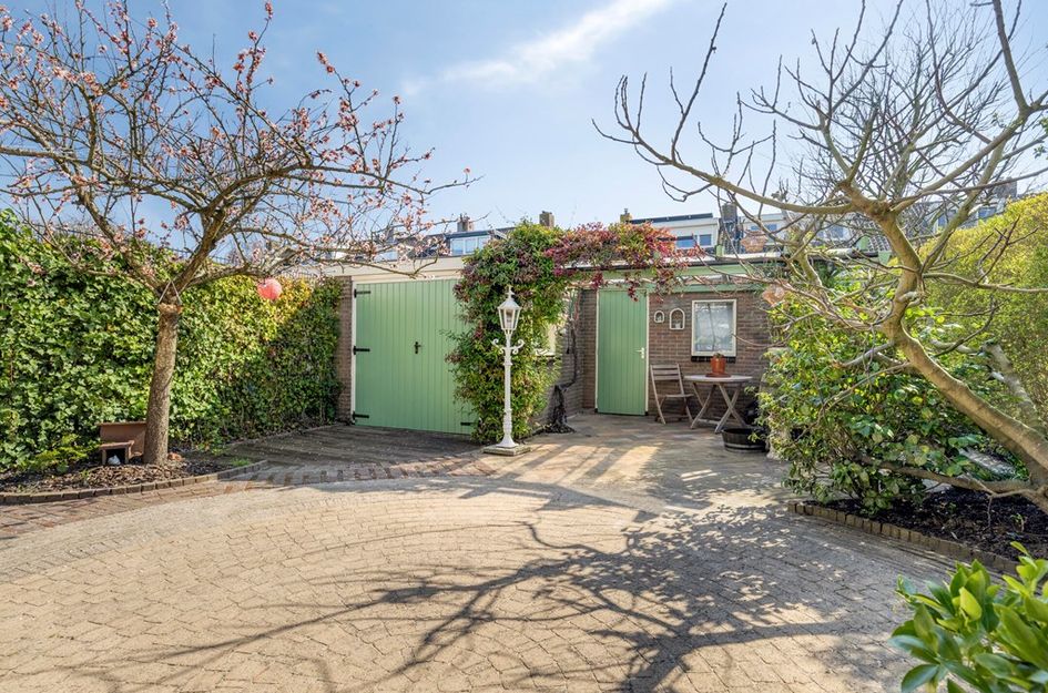 Charlotte de Bourbonstr 18