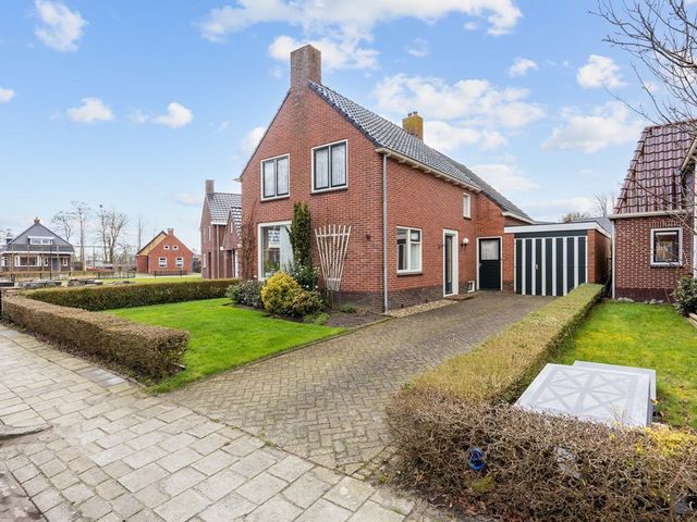 Perastraat 22, Doezum