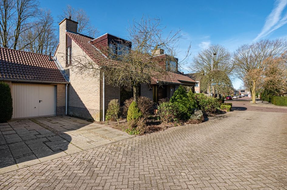 Dom Paul Bellotweg 2