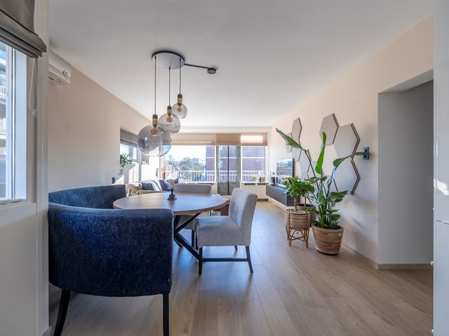 Burg Winklerplein 56, Sliedrecht