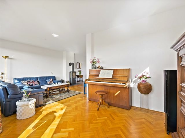 Koningin Julianaweg 20, Maasland