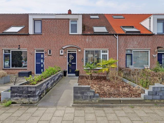 Steenplaat 7, Zeewolde